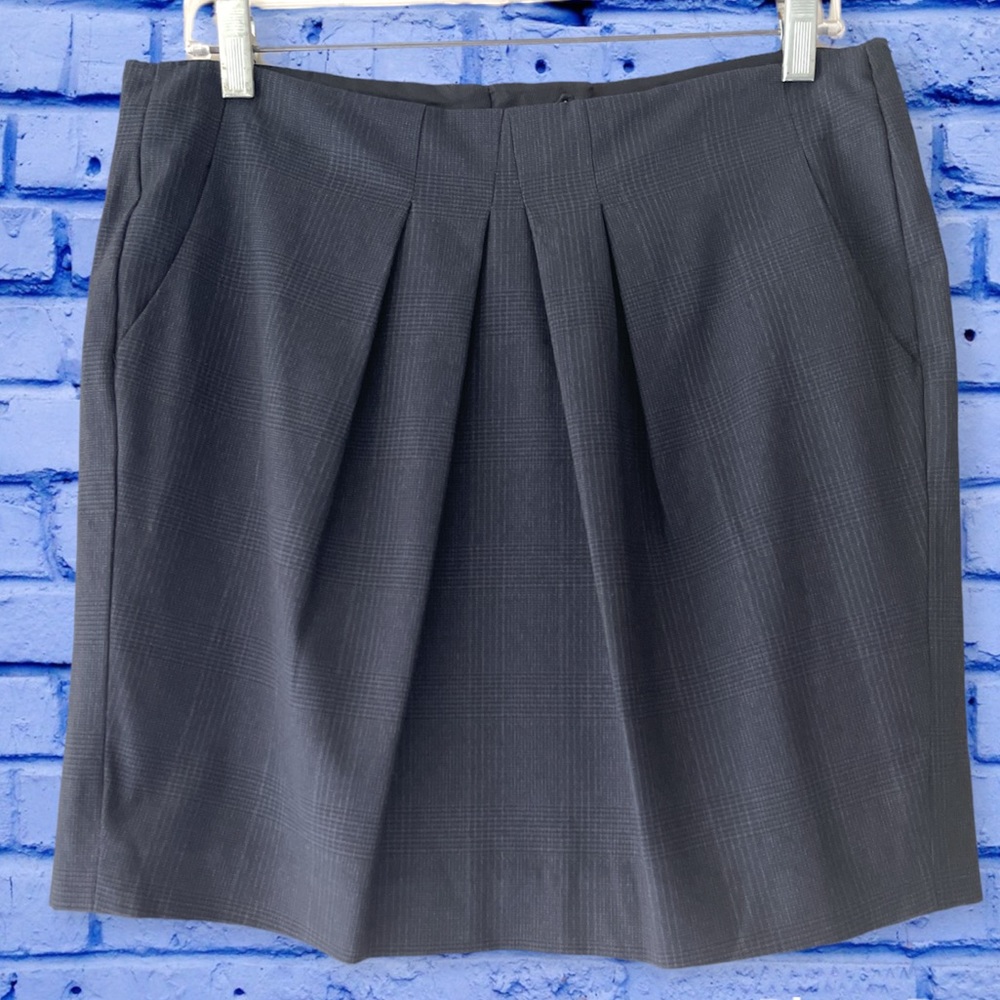 Esprit Tulip-Shaped Skirt With Front Pleats Thin Stripes Navy Blue Grey Size 8